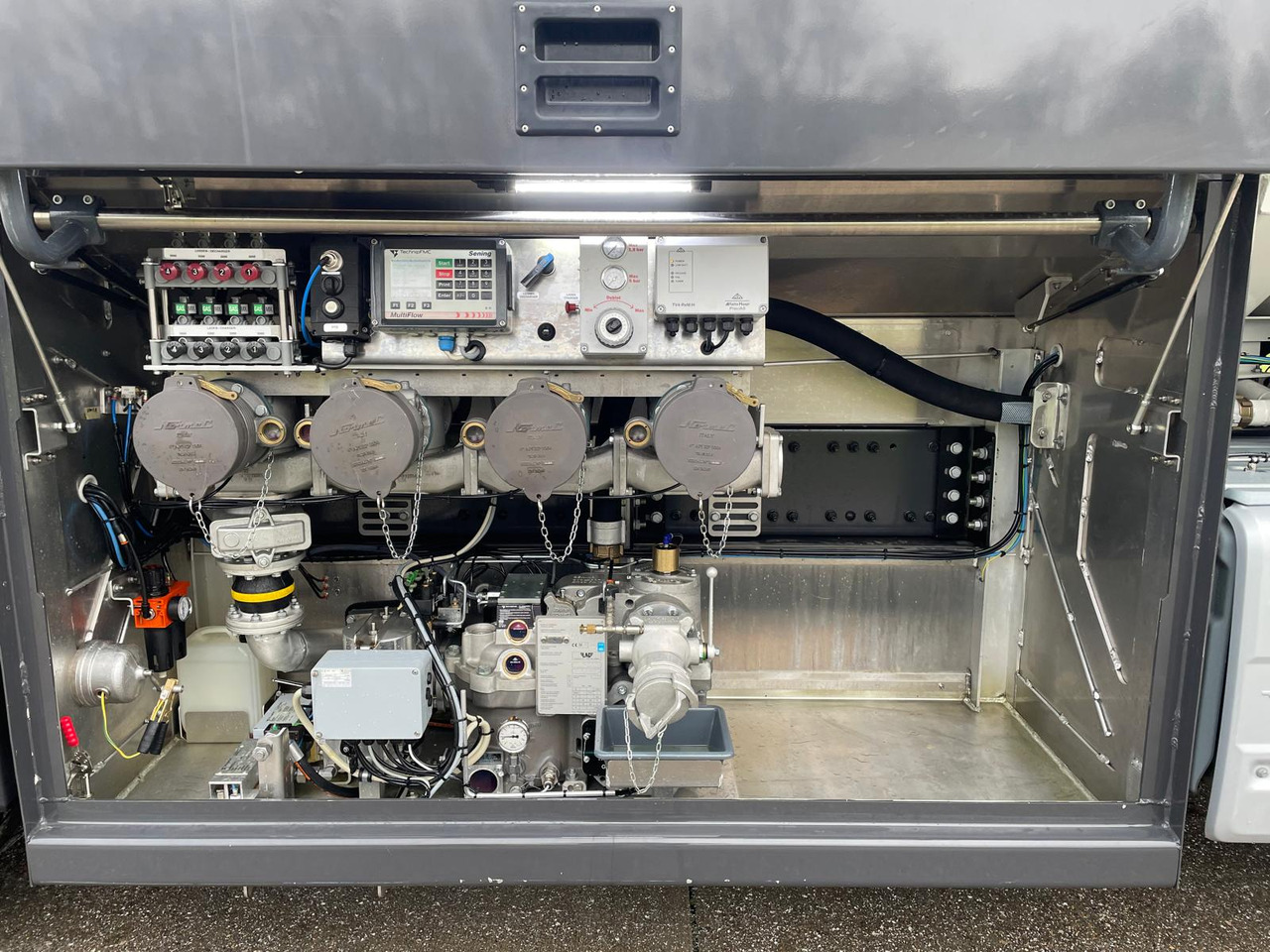 SCANIA P370 - Camion citerne: photos 2 SCANIA P370 - Camion citerne: photos 2