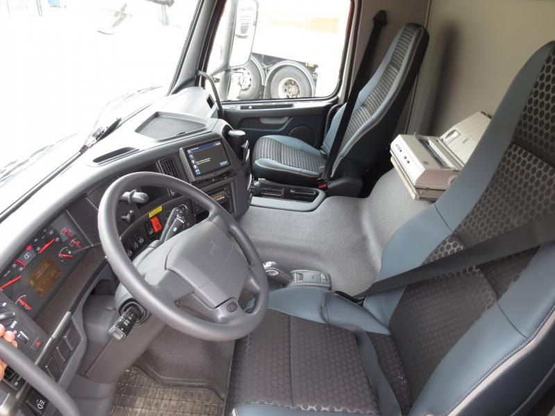 VOLVO FMFH - Camion citerne: photos 4 VOLVO FMFH - Camion citerne: photos 4