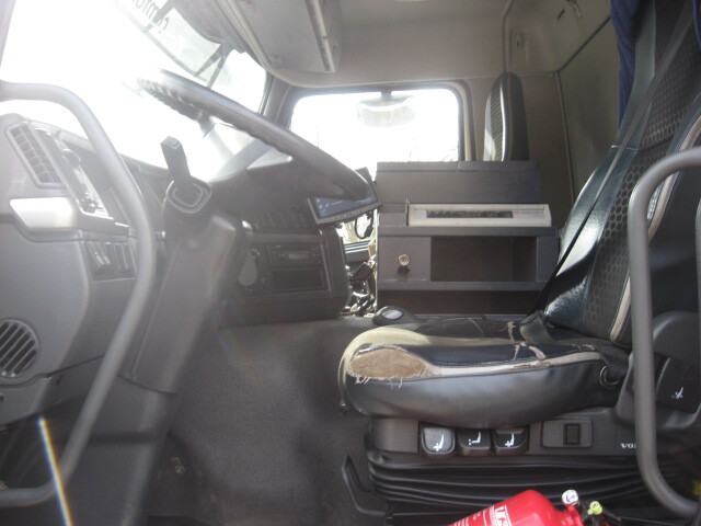 VOLVO FMFH - Camion citerne: photos 3 VOLVO FMFH - Camion citerne: photos 3