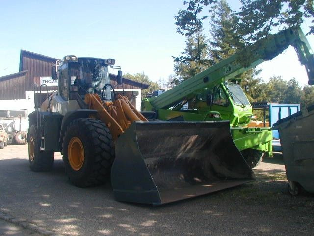 Liebherr L556 2plus2 - Chargeuse sur pneus: photos 1 Liebherr L556 2plus2 - Chargeuse sur pneus: photos 1