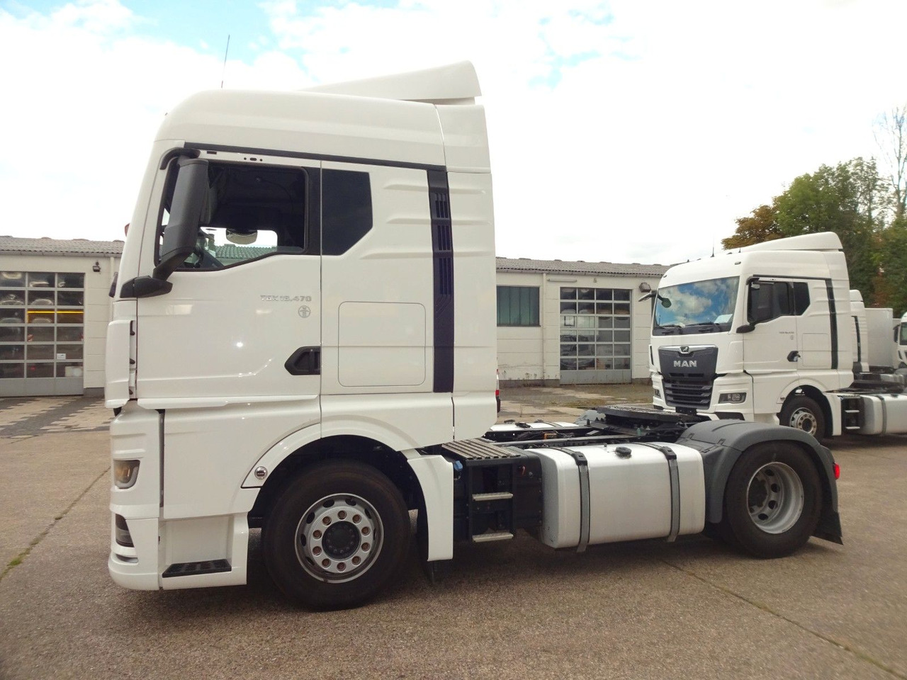MAN TGX 18.470, XLX, ACC, Intarder, 2 x Tanks - Tracteur routier: photos 5 MAN TGX 18.470, XLX, ACC, Intarder, 2 x Tanks - Tracteur routier: photos 5