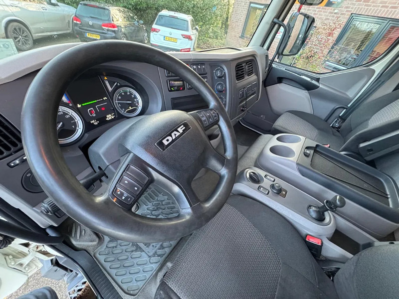 DAF LF 180 12T Airco 7.3M Koffer LBW 453.979KM NL Truck - Camion fourgon: photos 5 DAF LF 180 12T Airco 7.3M Koffer LBW 453.979KM NL Truck - Camion fourgon: photos 5