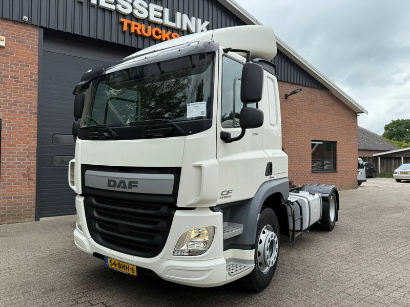 DAF CF 290 4x2 Dag cabine 649.535 KM Airco - NL Truck! - Tracteur routier: photos 1 DAF CF 290 4x2 Dag cabine 649.535 KM Airco - NL Truck! - Tracteur routier: photos 1