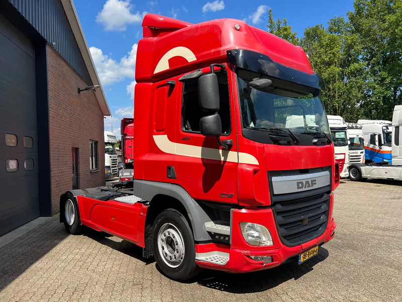 DAF CF 400 4X2 FT Space Cab Side skirts - Tracteur routier: photos 2 DAF CF 400 4X2 FT Space Cab Side skirts - Tracteur routier: photos 2