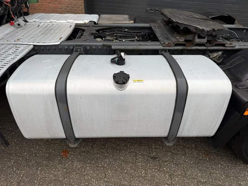 Tracteur routier DAF CF 400 Space Cab LED RVS Gereedschapskist NL Truck: photos 18