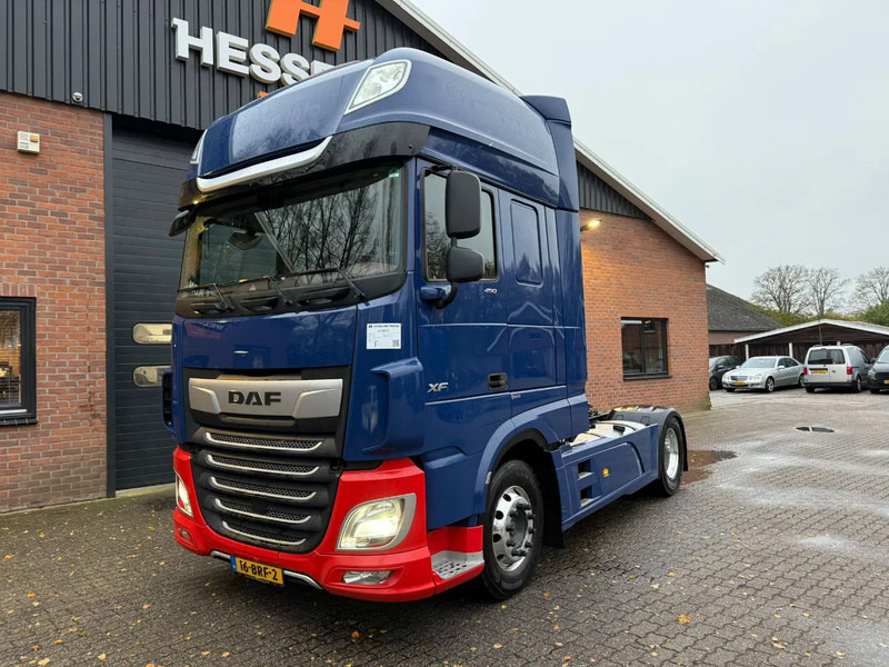 DAF XF 450 SSC Super Space LED Smarrttacho 2 Standairco Leer NL Truck - Tracteur routier: photos 1 DAF XF 450 SSC Super Space LED Smarrttacho 2 Standairco Leer NL Truck - Tracteur routier: photos 1