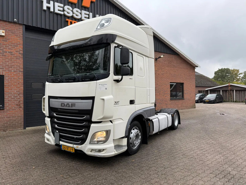 DAF XF 460 SSC Super Space 2x Tank Hefschotel NL Truck - Tracteur routier: photos 1 DAF XF 460 SSC Super Space 2x Tank Hefschotel NL Truck - Tracteur routier: photos 1
