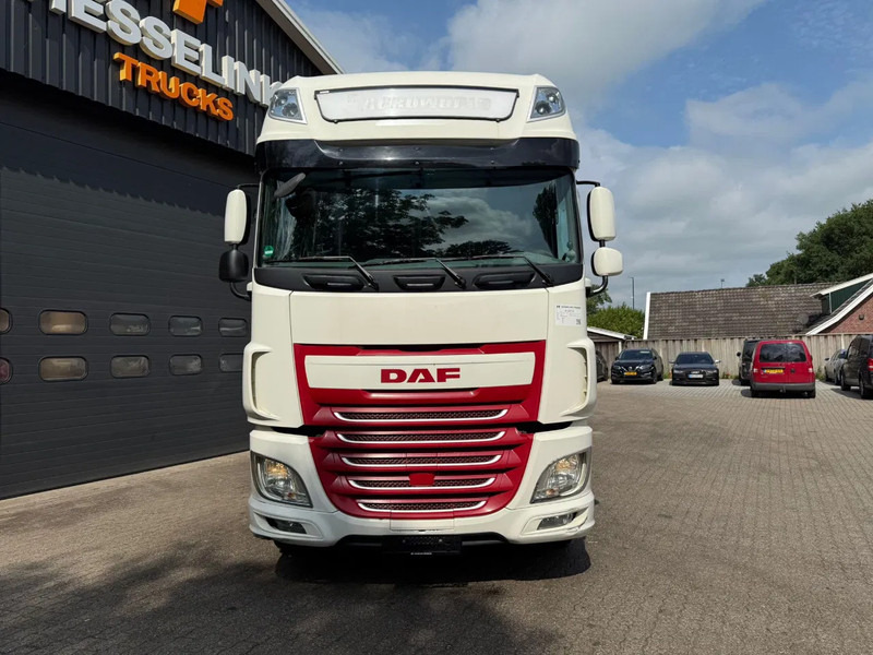 DAF XF 460 SSC Super Space 2x tank ACC German truck - Tracteur routier: photos 3 DAF XF 460 SSC Super Space 2x tank ACC German truck - Tracteur routier: photos 3