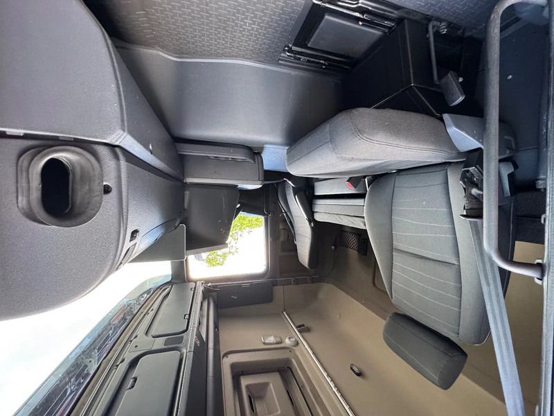 Scania G360 4X2 Airco Spoilers NL Truck - APK/TUV 10/2025 - Tracteur routier: photos 4 Scania G360 4X2 Airco Spoilers NL Truck - APK/TUV 10/2025 - Tracteur routier: photos 4