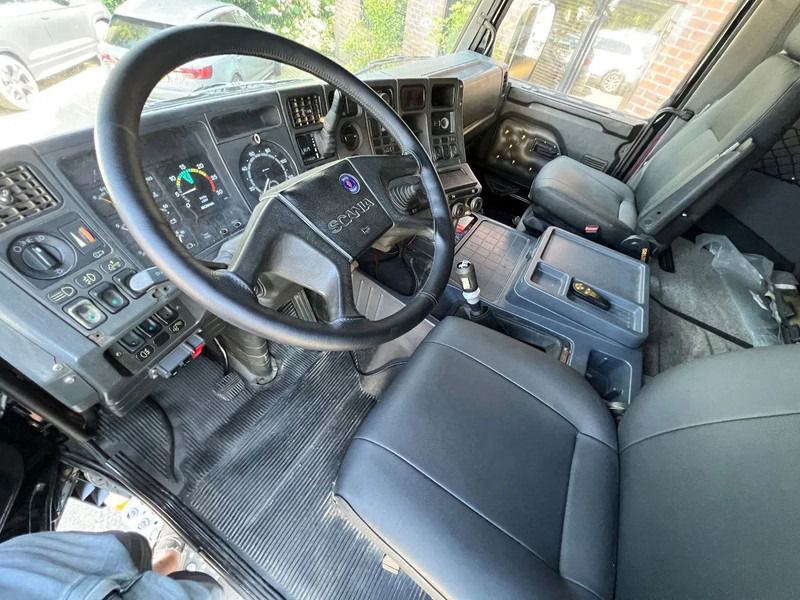 Scania R143-420 V8 Motor NL truck nieuwe APK - Tracteur routier: photos 5 Scania R143-420 V8 Motor NL truck nieuwe APK - Tracteur routier: photos 5