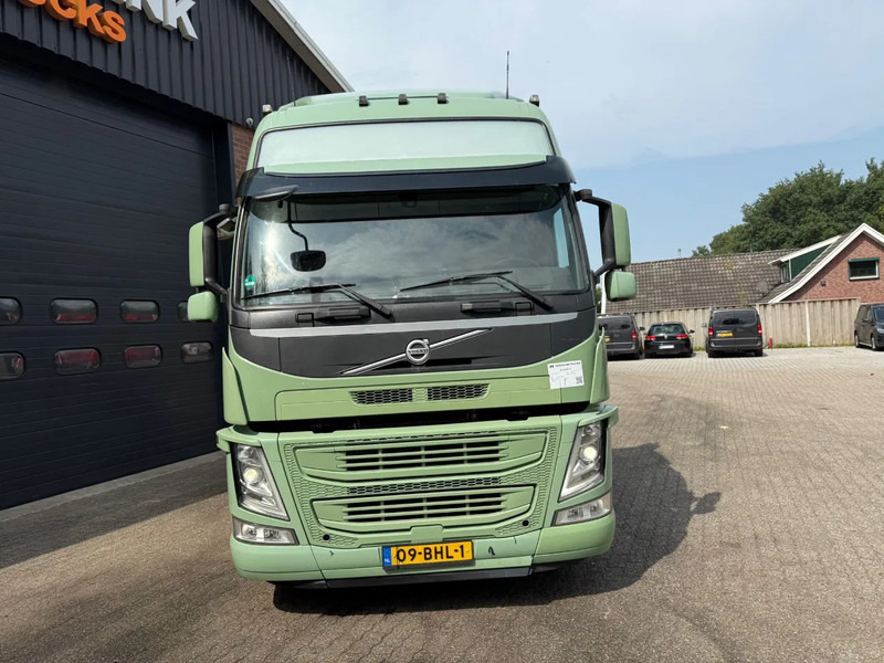 Volvo FM 370 Globetrotter XL Xenon Side skirts NL Truck - Tracteur routier: photos 3 Volvo FM 370 Globetrotter XL Xenon Side skirts NL Truck - Tracteur routier: photos 3