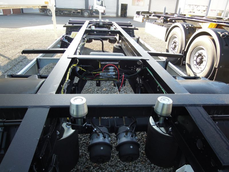 Remorque porte-conteneur/ Caisse mobile Krone BDF-System, UPS-Version, NEUFAHRZEUG ohne Zulassung.: photos 6 Remorque porte-conteneur/ Caisse mobile Krone BDF-System, UPS-Version, NEUFAHRZEUG ohne Zulassung.: photos 6