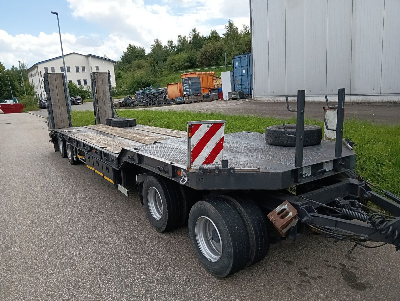 Fliegl 4-Achs Tieflader hydr.Rampe Blatt TopZustand TÜV - Remorque porte-engin surbaissée: photos 5 Fliegl 4-Achs Tieflader hydr.Rampe Blatt TopZustand TÜV - Remorque porte-engin surbaissée: photos 5