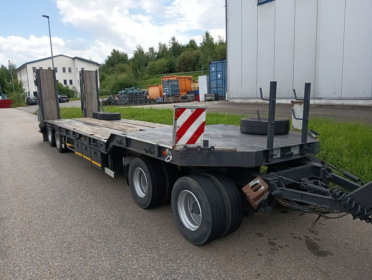 Fliegl 4-Achs Tieflader hydr.Rampe Blatt TopZustand TÜV - Remorque porte-engin surbaissée: photos 4 Fliegl 4-Achs Tieflader hydr.Rampe Blatt TopZustand TÜV - Remorque porte-engin surbaissée: photos 4