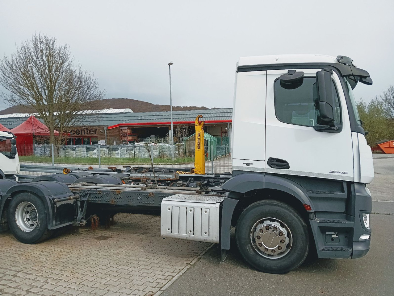 Mercedes-Benz ANTOS 2545 6x2 Lenkachse Luft/Luft PTO AHK - Châssis cabine: photos 5 Mercedes-Benz ANTOS 2545 6x2 Lenkachse Luft/Luft PTO AHK - Châssis cabine: photos 5