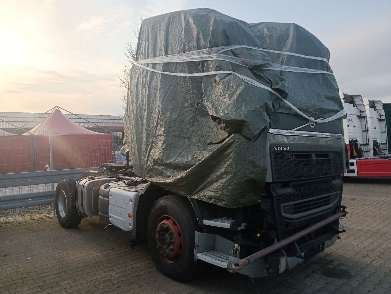 Volvo FH 500 Globe CRAWLER Hydr.,Luft/Luft Motor läuft - Tracteur routier: photos 1 Volvo FH 500 Globe CRAWLER Hydr.,Luft/Luft Motor läuft - Tracteur routier: photos 1
