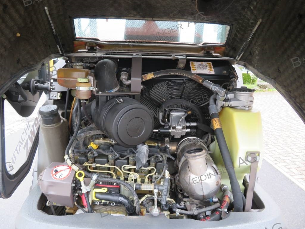 Chargeuse sur pneus Hitachi ZW 95: photos 12 Chargeuse sur pneus Hitachi ZW 95: photos 12