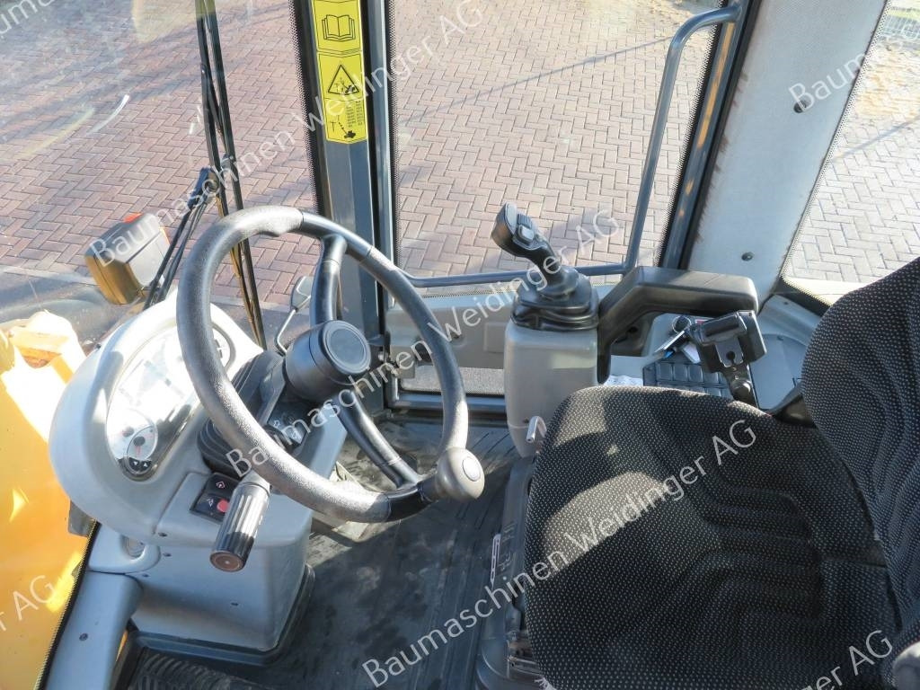 Chargeuse sur pneus Yanmar V 100: photos 7