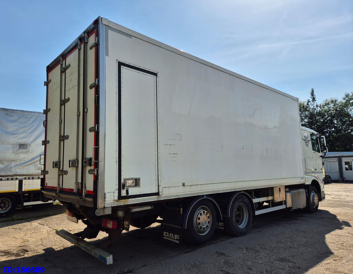 DAF XF 106.460 FAR 6X2 Euro6 - Camion frigorifique: photos 5 DAF XF 106.460 FAR 6X2 Euro6 - Camion frigorifique: photos 5