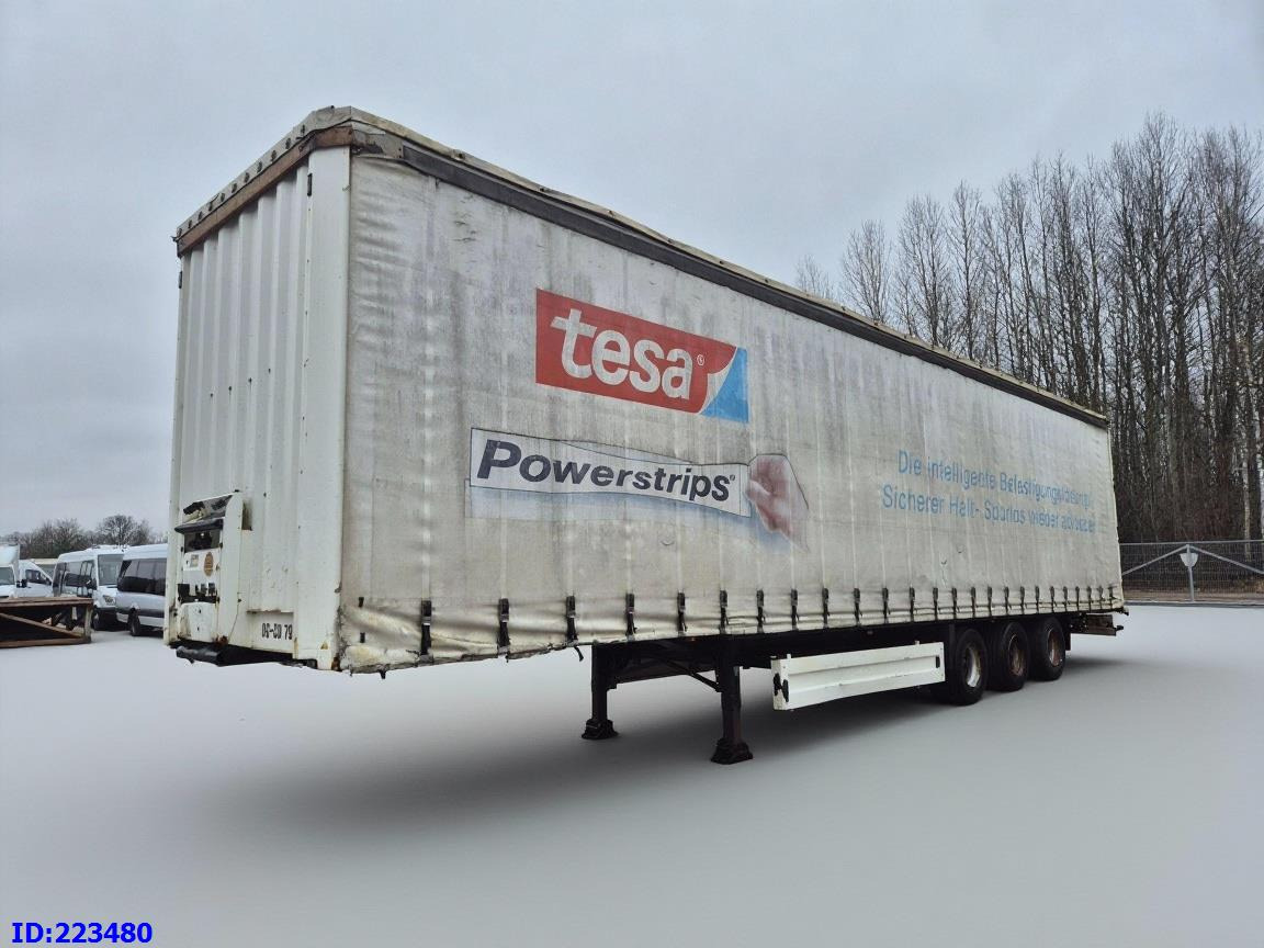 KRONE SDP 27 - Semi-remorque rideaux coulissants: photos 1 KRONE SDP 27 - Semi-remorque rideaux coulissants: photos 1