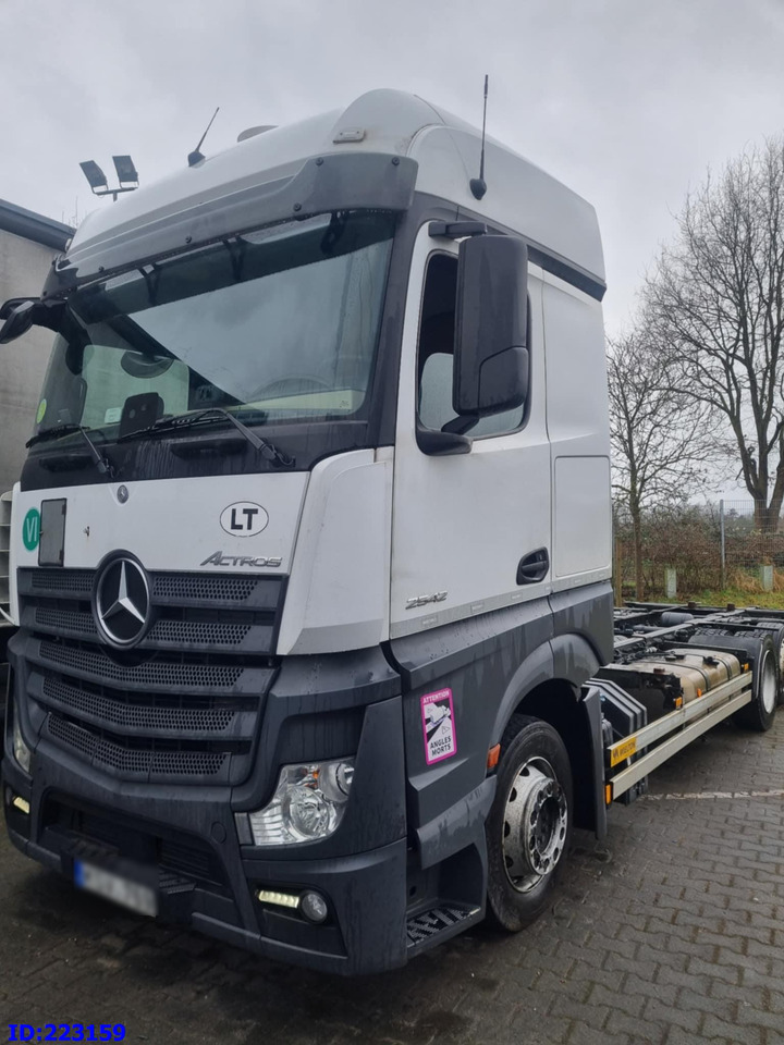 MERCEDES-BENZ Actros 2542 BDF 6x2 Euro6 - Châssis cabine: photos 2 MERCEDES-BENZ Actros 2542 BDF 6x2 Euro6 - Châssis cabine: photos 2