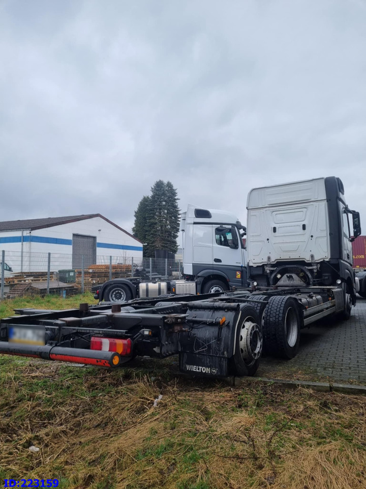 MERCEDES-BENZ Actros 2542 BDF 6x2 Euro6 - Châssis cabine: photos 5 MERCEDES-BENZ Actros 2542 BDF 6x2 Euro6 - Châssis cabine: photos 5