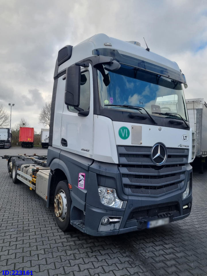 MERCEDES-BENZ Actros 2542 BDF 6x2 Euro6 - Châssis cabine: photos 2 MERCEDES-BENZ Actros 2542 BDF 6x2 Euro6 - Châssis cabine: photos 2