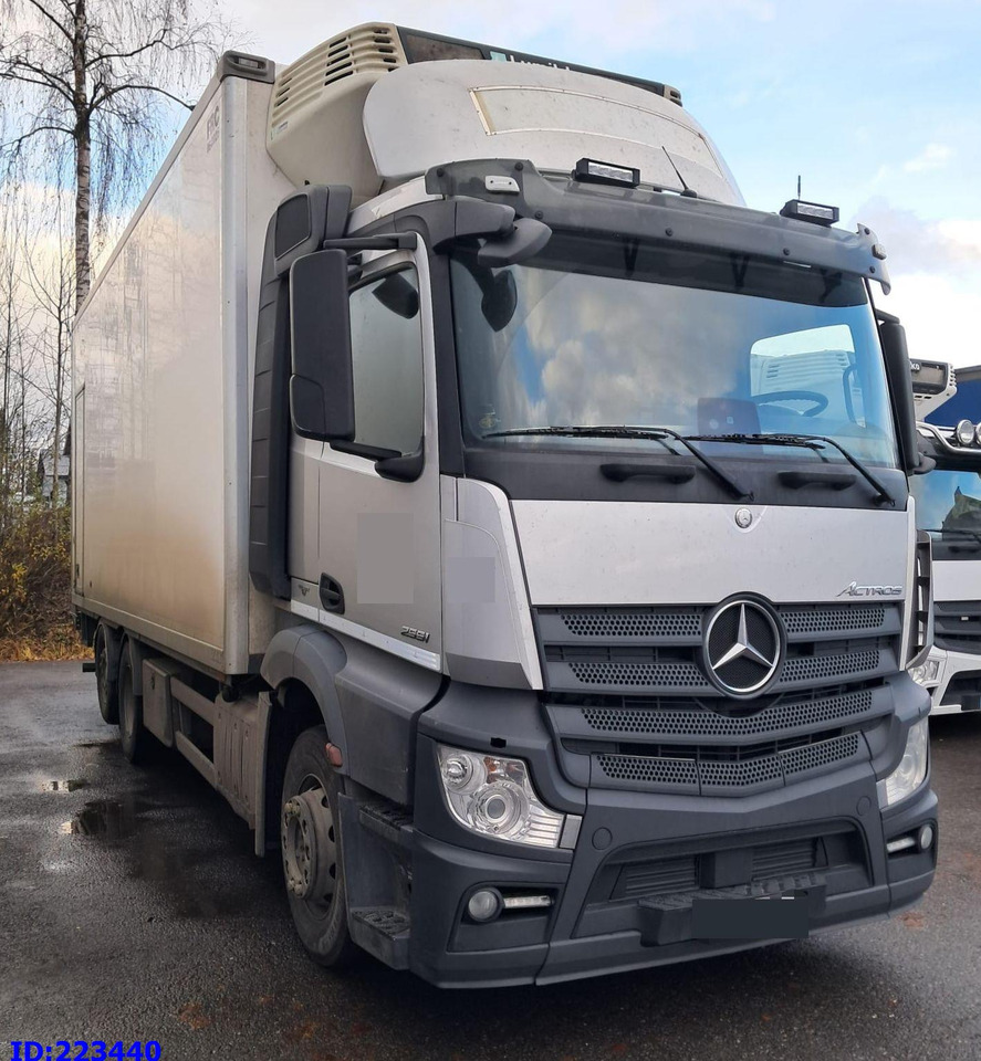 MERCEDES-BENZ Actros 2551 6x2 Euro6 - Camion frigorifique: photos 2 MERCEDES-BENZ Actros 2551 6x2 Euro6 - Camion frigorifique: photos 2