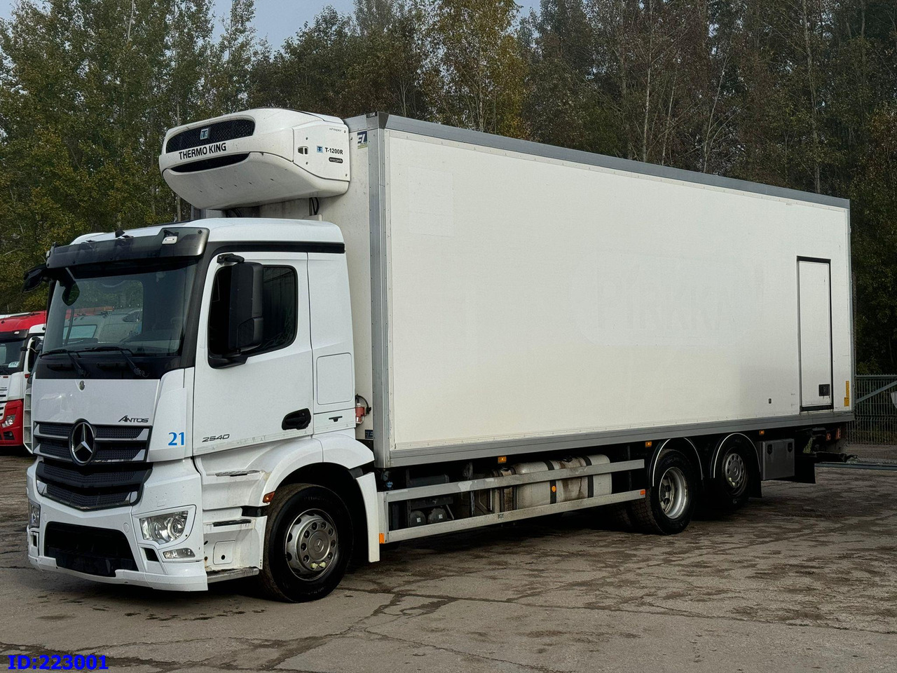 MERCEDES-BENZ Antos 2540 6x2 Euro6 - Camion frigorifique: photos 1 MERCEDES-BENZ Antos 2540 6x2 Euro6 - Camion frigorifique: photos 1