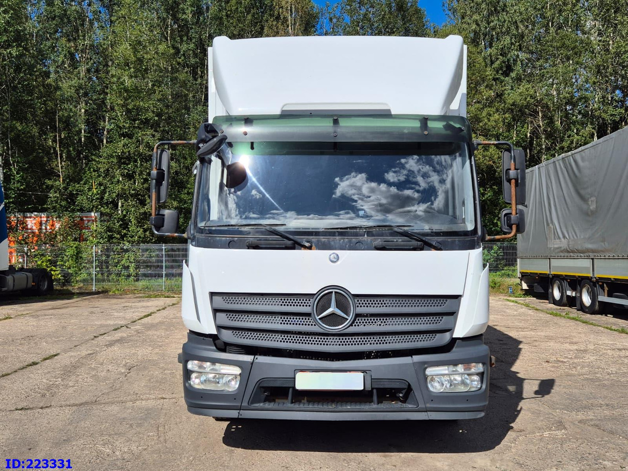 MERCEDES-BENZ Atego 1221 Euro6 (Open side box) - Camion isothermique: photos 2 MERCEDES-BENZ Atego 1221 Euro6 (Open side box) - Camion isothermique: photos 2