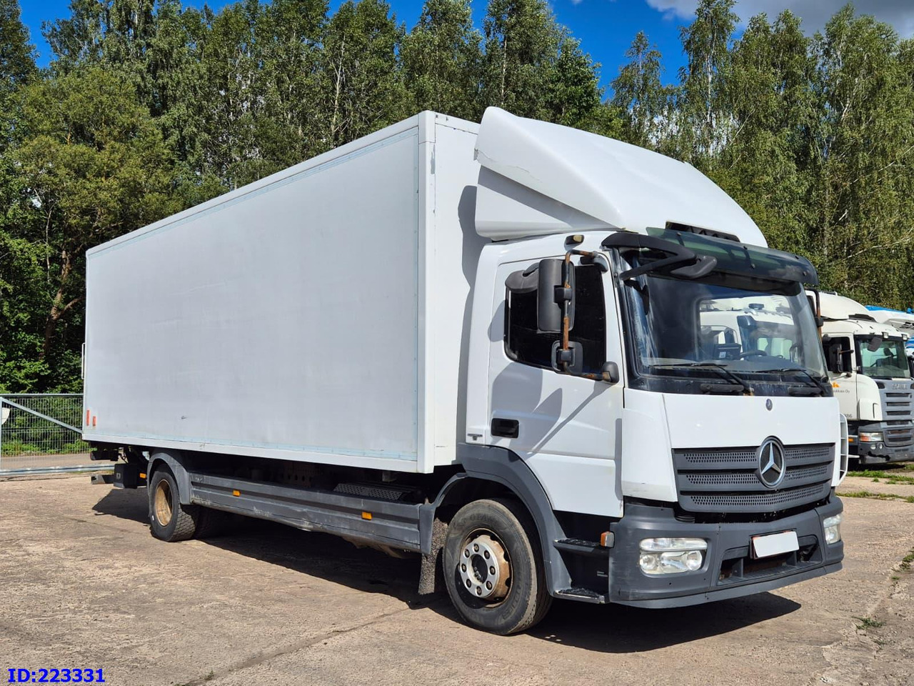 MERCEDES-BENZ Atego 1221 Euro6 (Open side box) - Camion isothermique: photos 4 MERCEDES-BENZ Atego 1221 Euro6 (Open side box) - Camion isothermique: photos 4