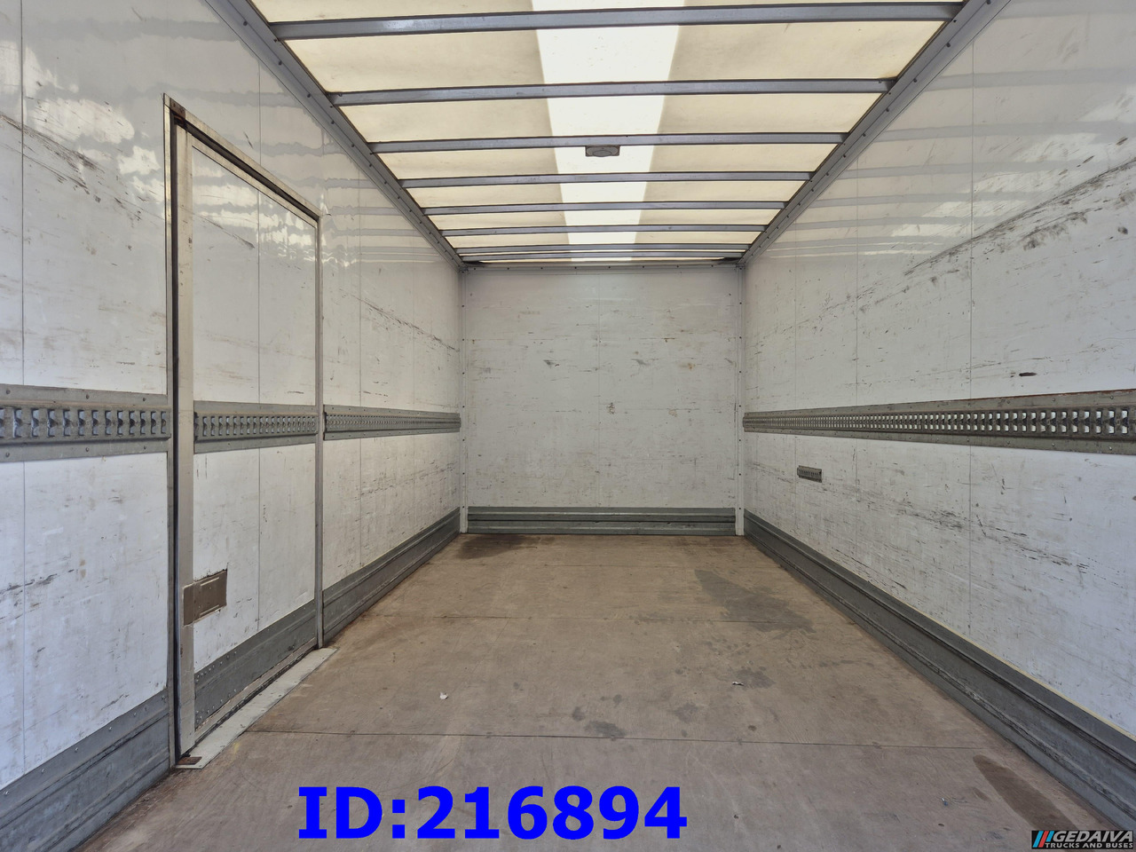 Camion isothermique MERCEDES-BENZ Atego 818 Euro6: photos 7