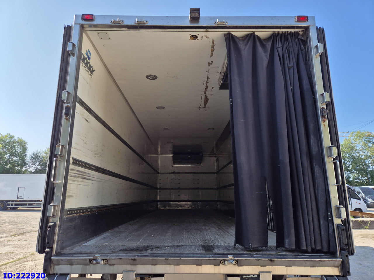 Camion frigorifique MERCEDES-BENZ Axor 1829 Manual + Tail lift: photos 7 Camion frigorifique MERCEDES-BENZ Axor 1829 Manual + Tail lift: photos 7