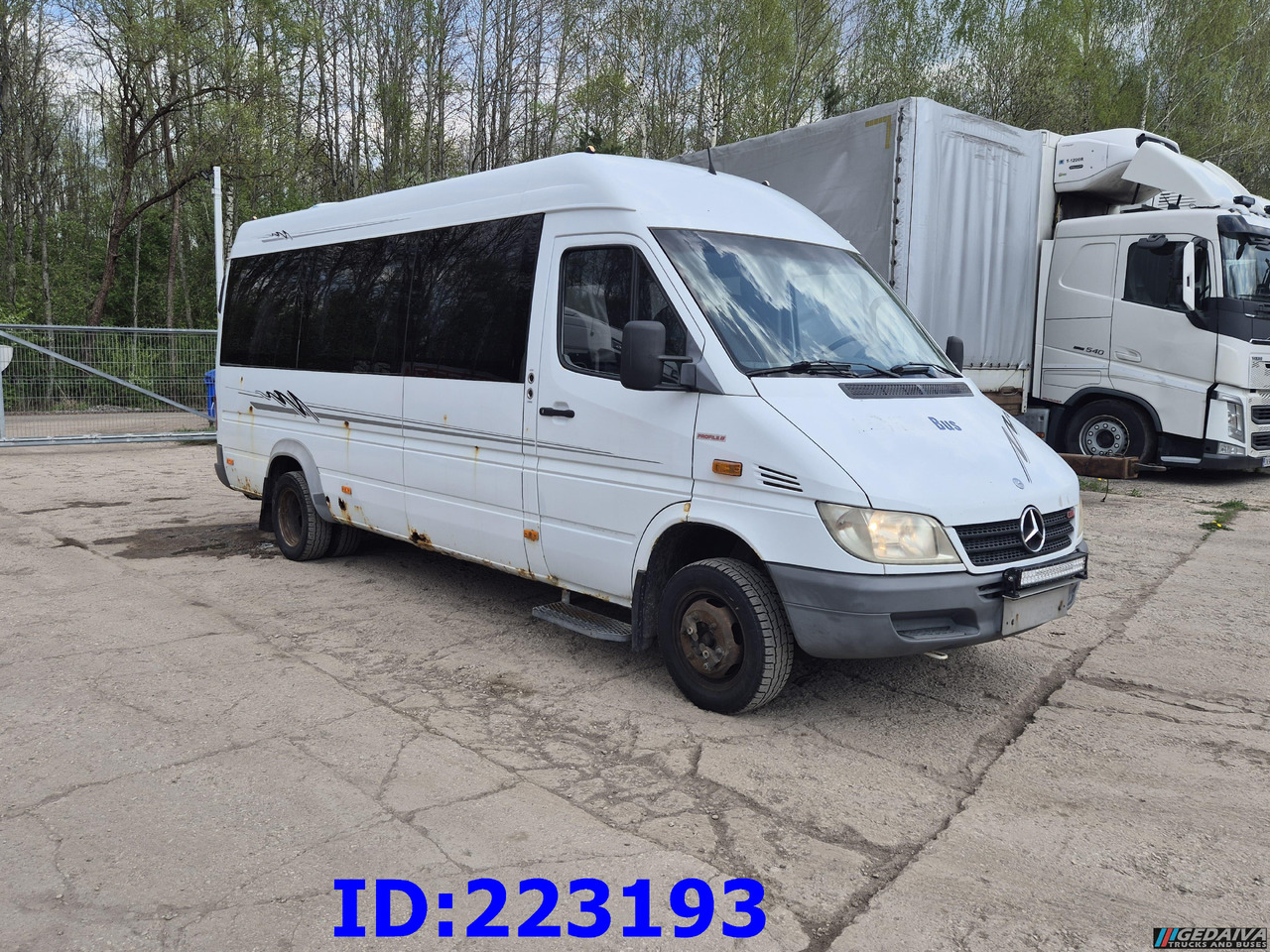 MERCEDES-BENZ Sprinter 416 VIP AC 17-seater - Autocar: photos 3 MERCEDES-BENZ Sprinter 416 VIP AC 17-seater - Autocar: photos 3