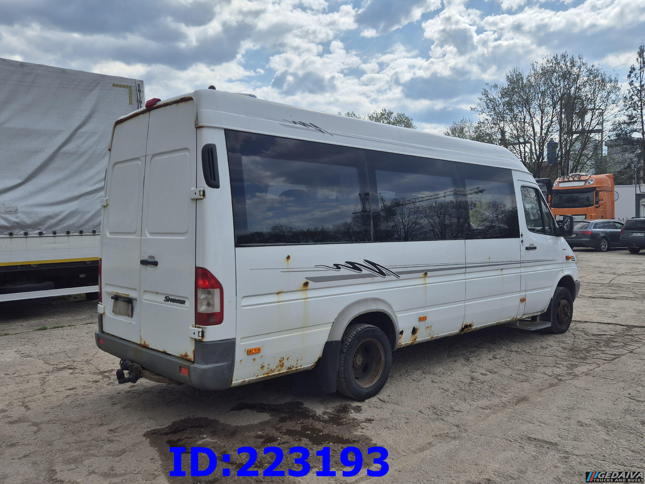 MERCEDES-BENZ Sprinter 416 VIP AC 17-seater - Autocar: photos 4 MERCEDES-BENZ Sprinter 416 VIP AC 17-seater - Autocar: photos 4
