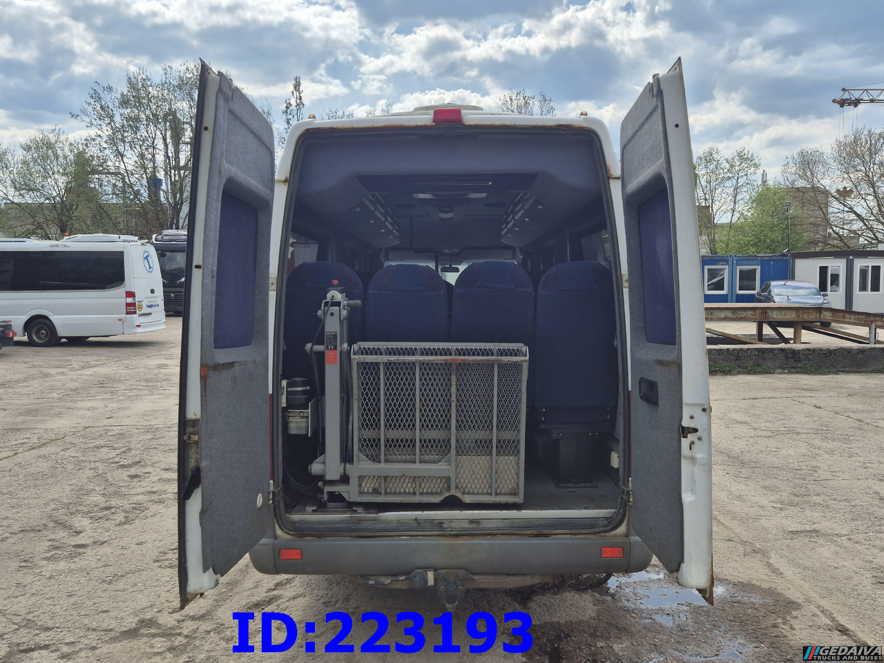 MERCEDES-BENZ Sprinter 416 VIP AC 17-seater - Autocar: photos 5 MERCEDES-BENZ Sprinter 416 VIP AC 17-seater - Autocar: photos 5