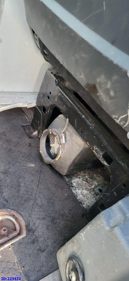 Fourgon utilitaire MERCEDES-BENZ VITO 115: photos 11