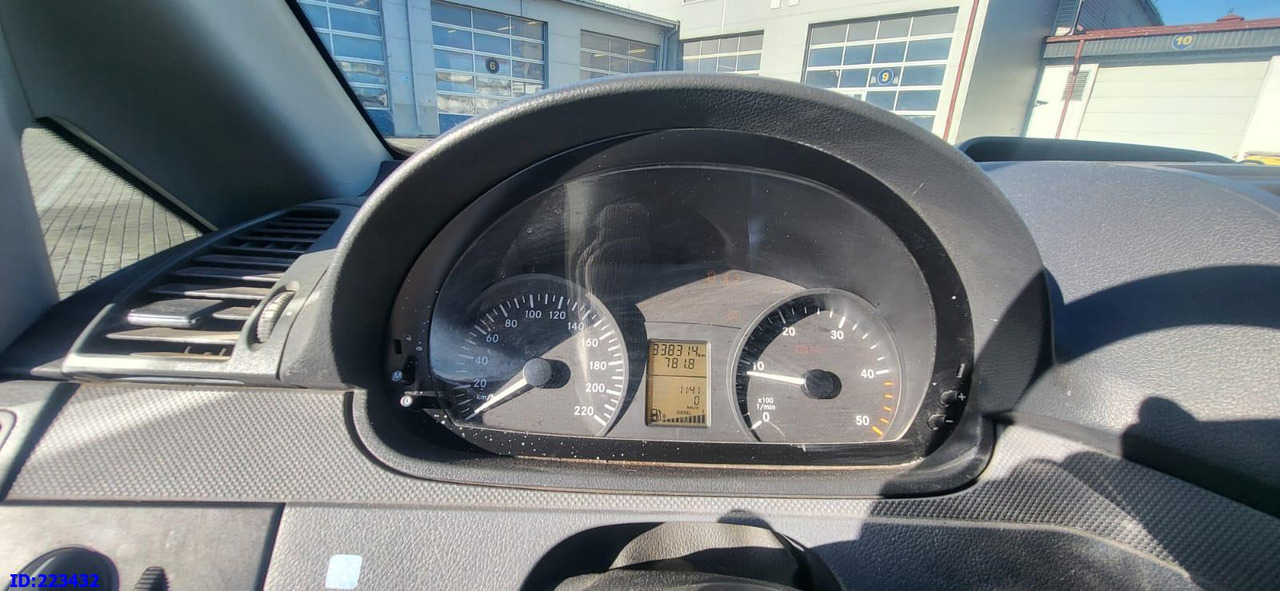 Fourgon utilitaire MERCEDES-BENZ VITO 115: photos 10