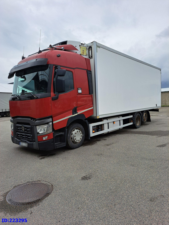 RENAULT T 6x2 Euro 6 Refrigerated + Carrier Supra - Camion frigorifique: photos 1 RENAULT T 6x2 Euro 6 Refrigerated + Carrier Supra - Camion frigorifique: photos 1