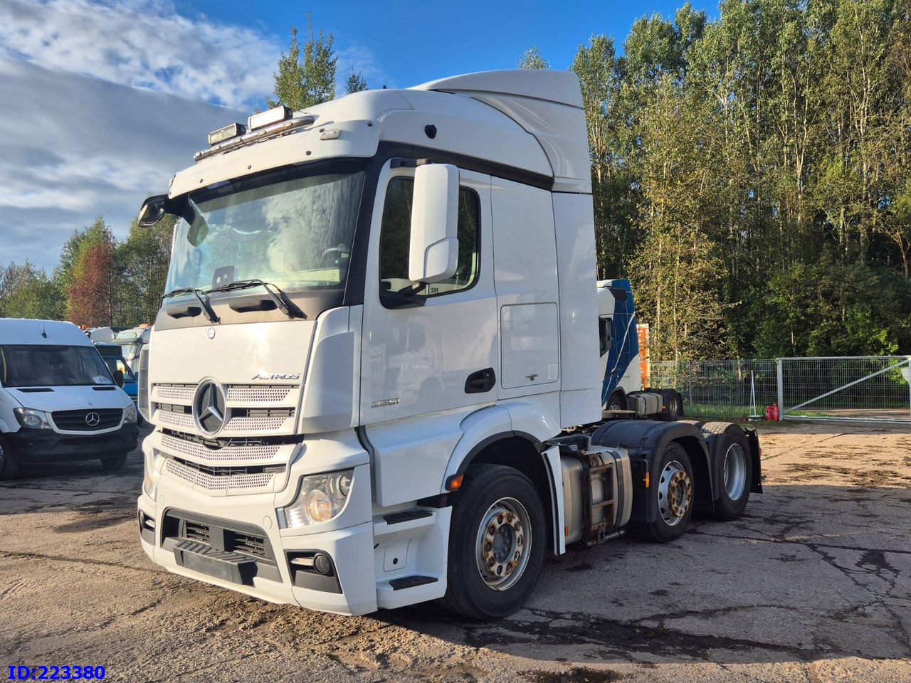 MERCEDES-BENZ Actros 2551 6x2 -Steering axle - Euro6 - Tracteur routier: photos 1 MERCEDES-BENZ Actros 2551 6x2 -Steering axle - Euro6 - Tracteur routier: photos 1