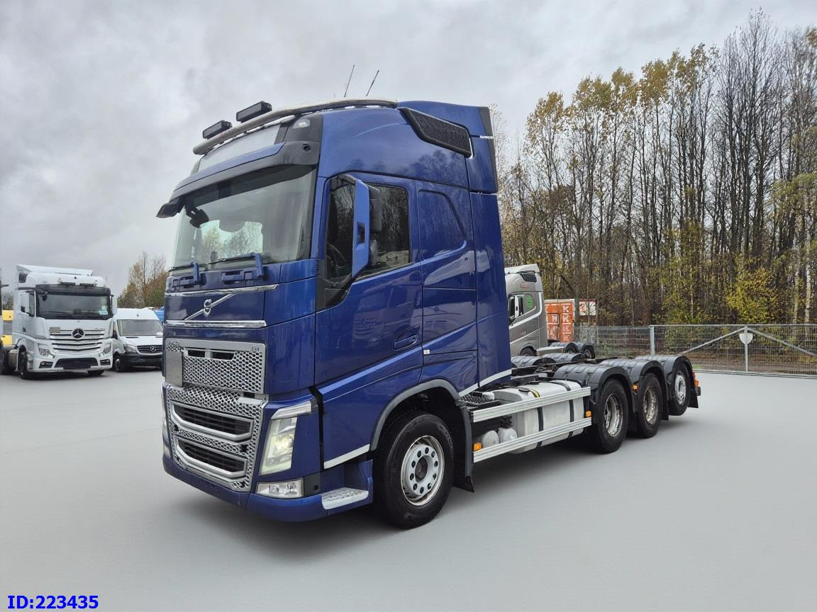 VOLVO FH13 540HP 8x4 (steering axle) - Châssis cabine: photos 1 VOLVO FH13 540HP 8x4 (steering axle) - Châssis cabine: photos 1