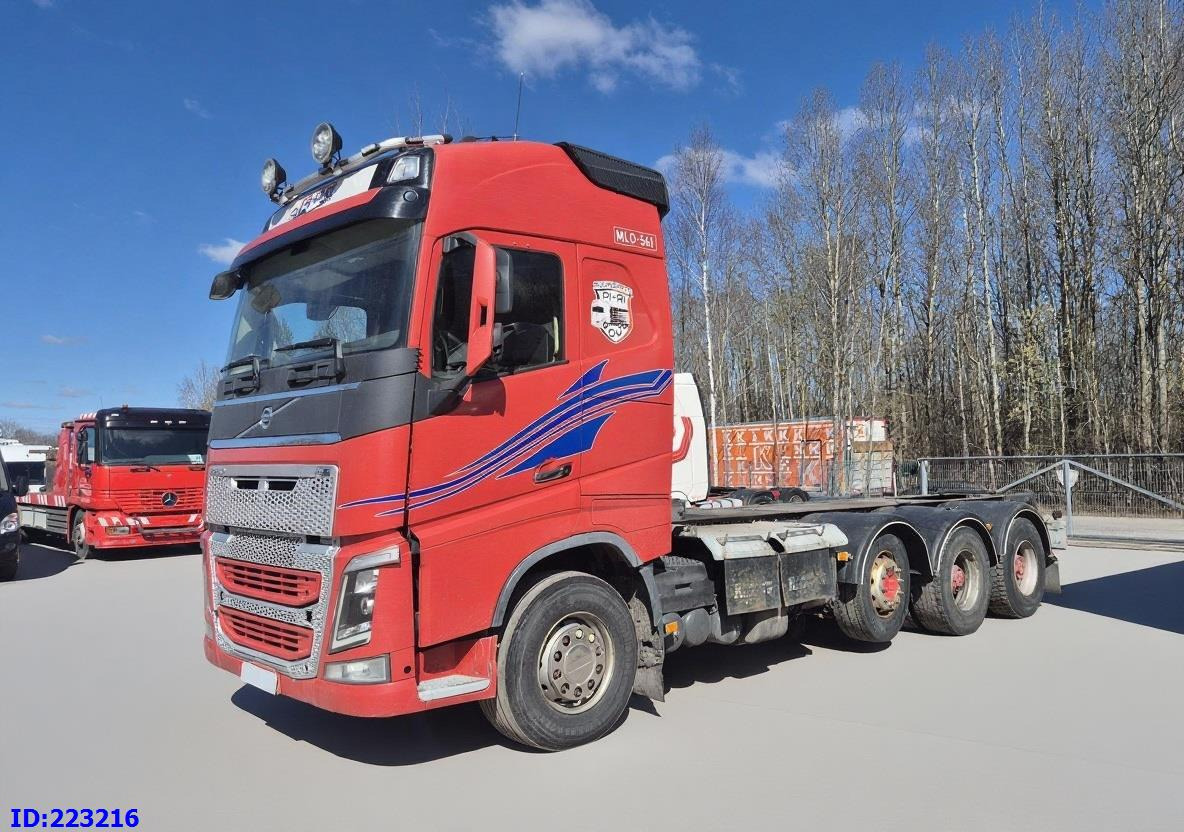 VOLVO FH16 700HP 8X4 Big axle - Châssis cabine: photos 1 VOLVO FH16 700HP 8X4 Big axle - Châssis cabine: photos 1