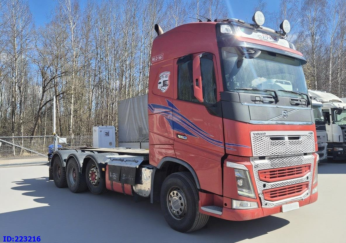 VOLVO FH16 700HP 8X4 Big axle - Châssis cabine: photos 4 VOLVO FH16 700HP 8X4 Big axle - Châssis cabine: photos 4