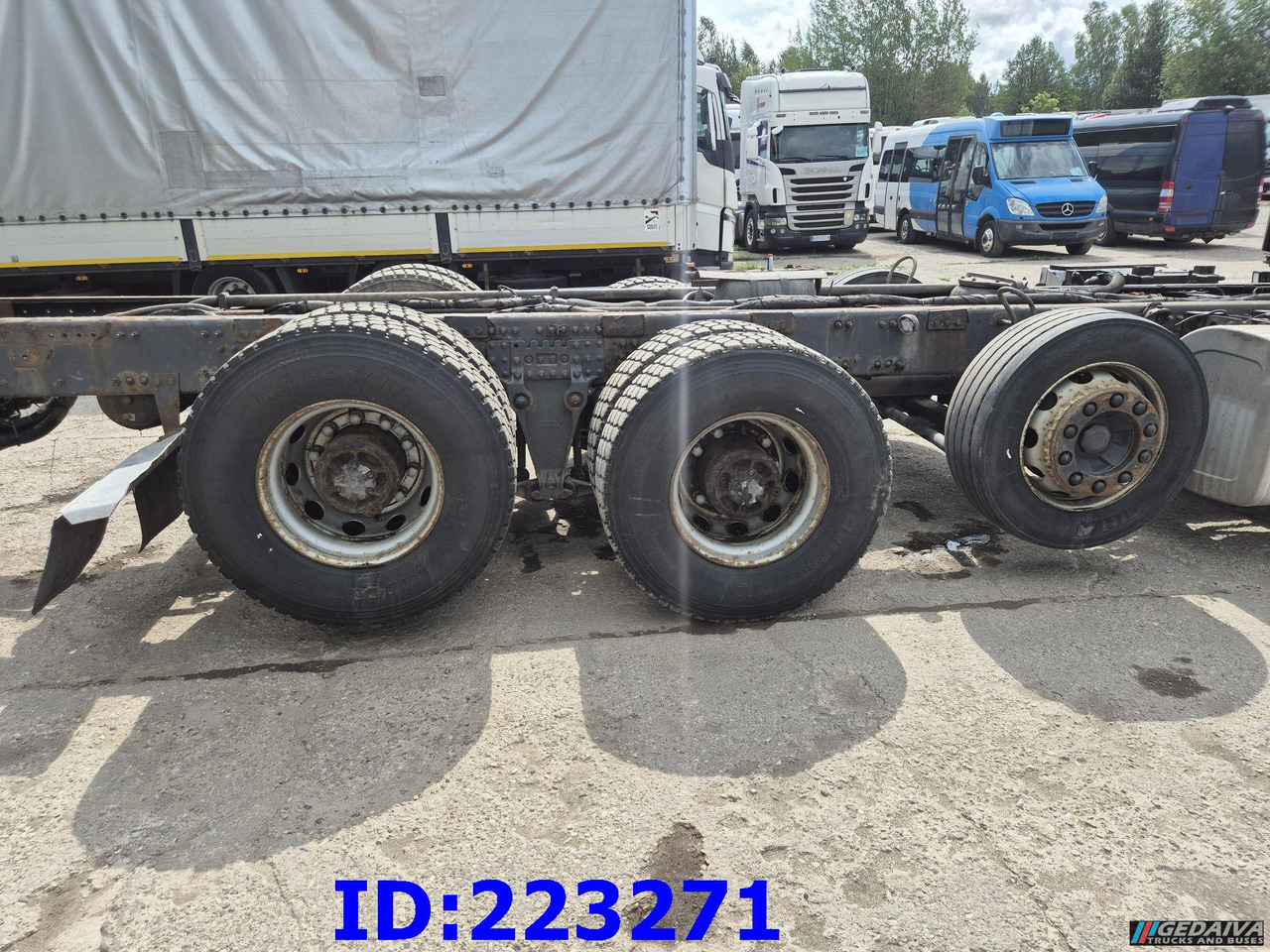 VOLVO FH16 750HP 8x4 (Steering axle / 2 axles lifting) - Camion grumier: photos 5 VOLVO FH16 750HP 8x4 (Steering axle / 2 axles lifting) - Camion grumier: photos 5