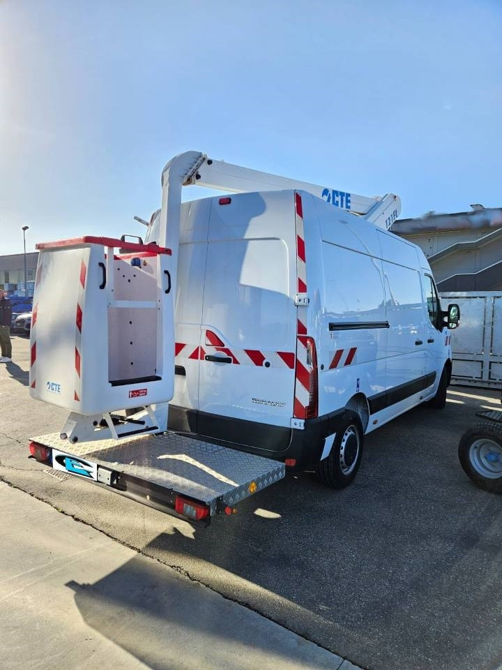 CTE VAN FT 121 - Camion avec nacelle: photos 5 CTE VAN FT 121 - Camion avec nacelle: photos 5