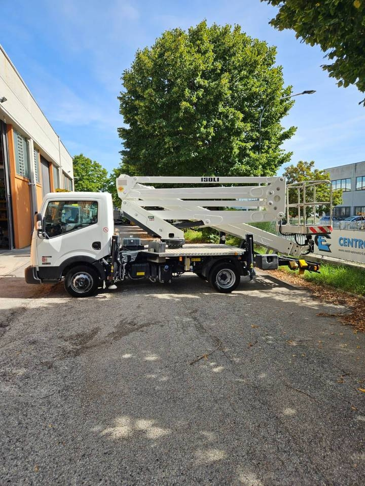 Isoli PNT 230 - Camion avec nacelle: photos 1 Isoli PNT 230 - Camion avec nacelle: photos 1