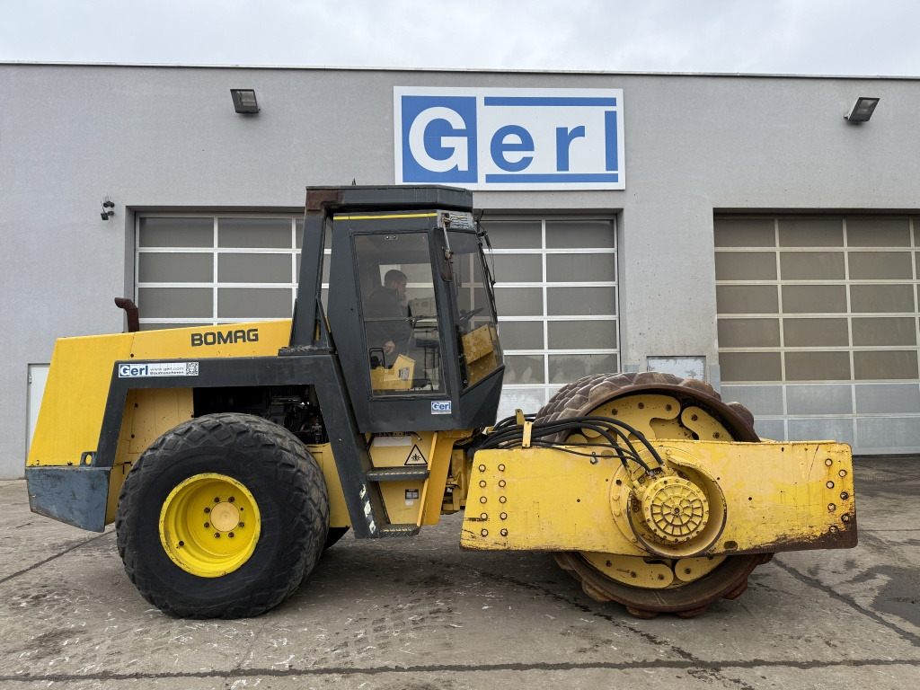 Bomag BW 217 PD-2 (111679) - Compacteur à pieds de mouton/ Monocylindre: photos 4 Bomag BW 217 PD-2 (111679) - Compacteur à pieds de mouton/ Monocylindre: photos 4