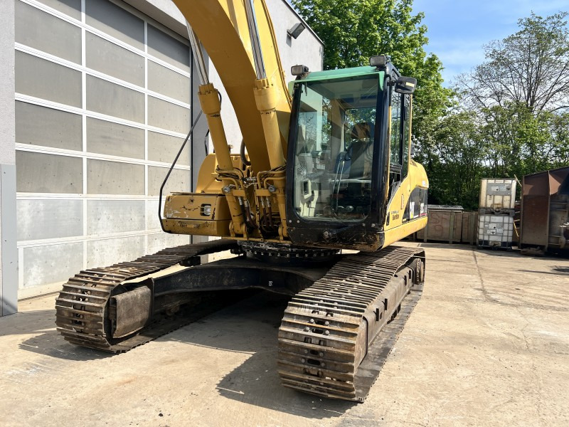 Caterpillar 322 C LN (110546) - Pelle sur chenille: photos 4 Caterpillar 322 C LN (110546) - Pelle sur chenille: photos 4