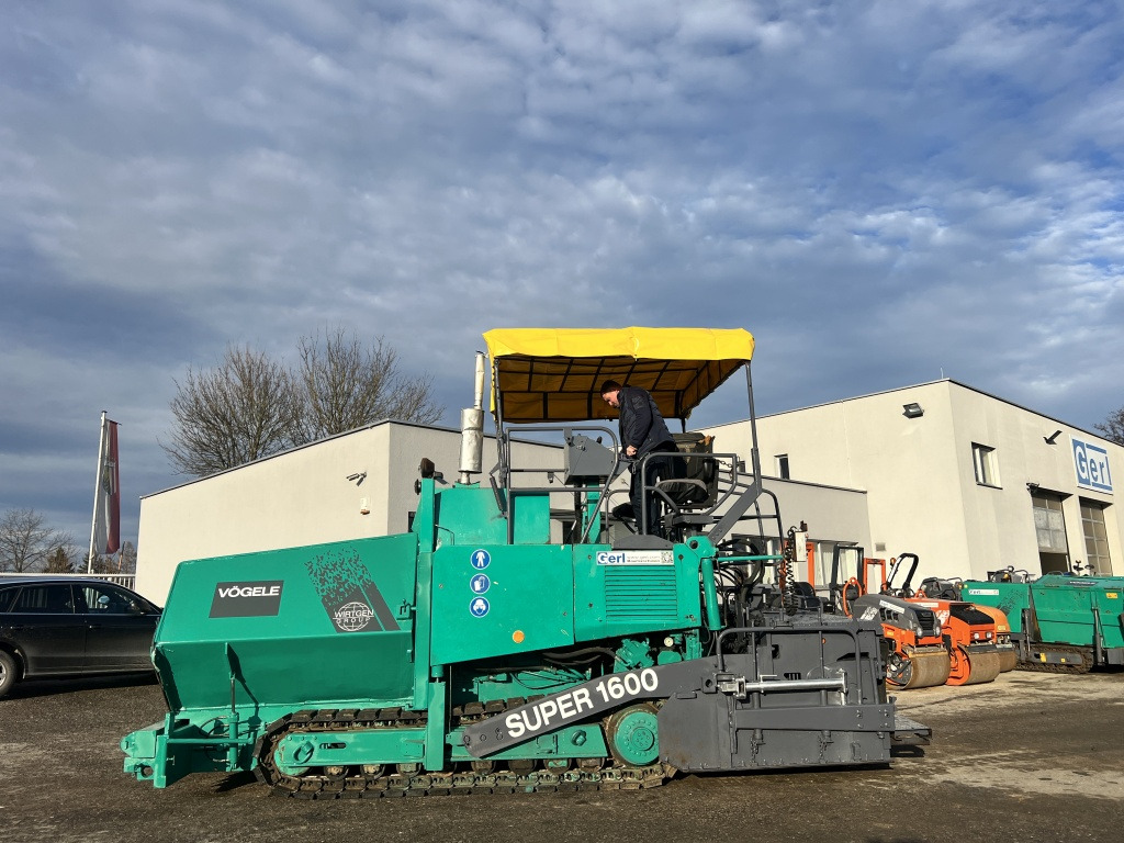 Vögele Super 1600 Typ 6-82 (111416) - Finisseur: photos 1 Vögele Super 1600 Typ 6-82 (111416) - Finisseur: photos 1