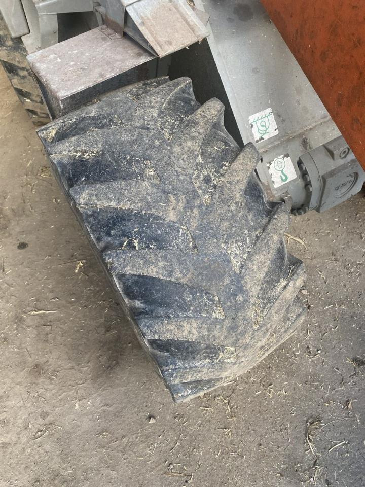 Atlas AR40 Agrar Highlift - Valet de ferme: photos 4 Atlas AR40 Agrar Highlift - Valet de ferme: photos 4